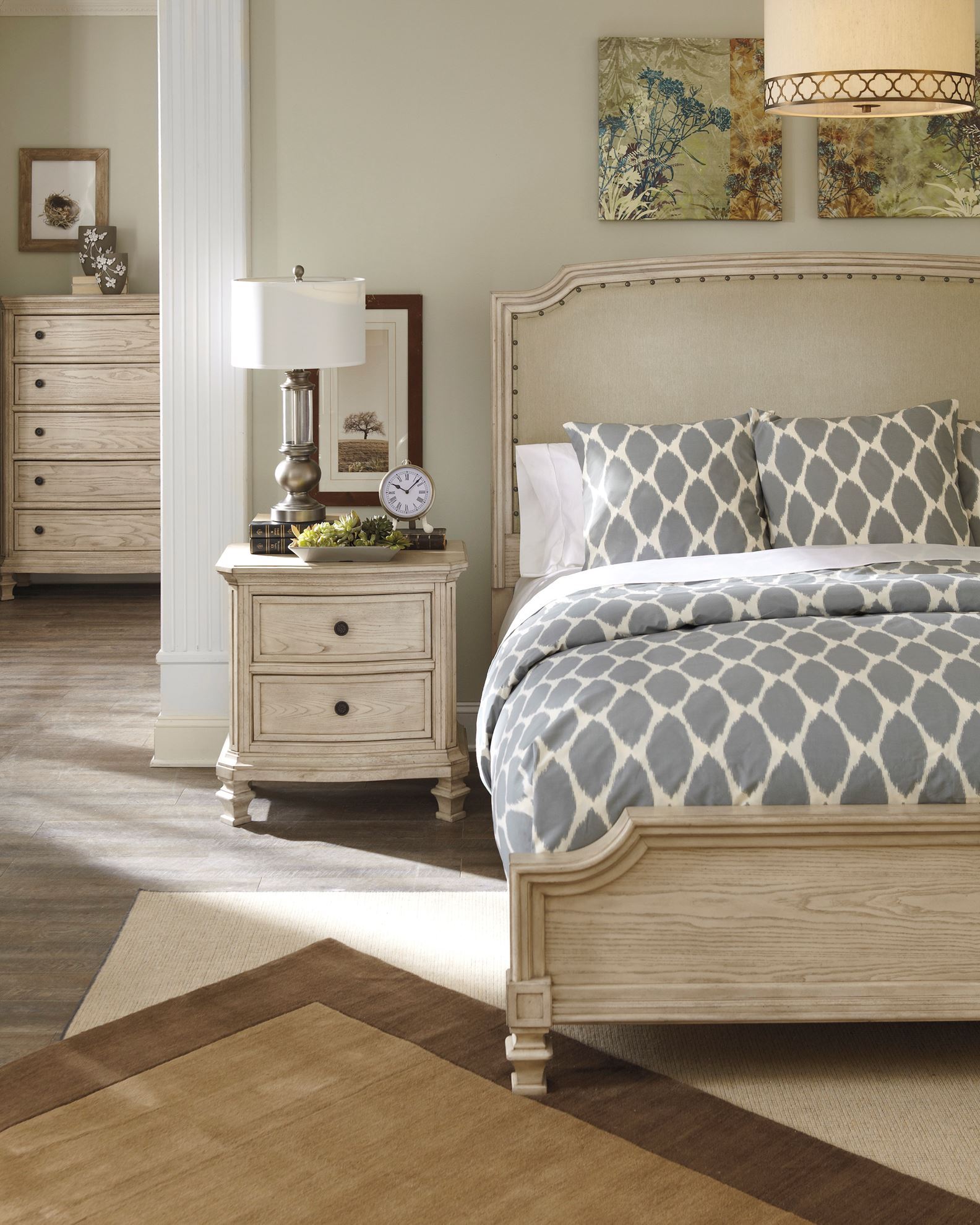 Ashley demarlos online bedroom set